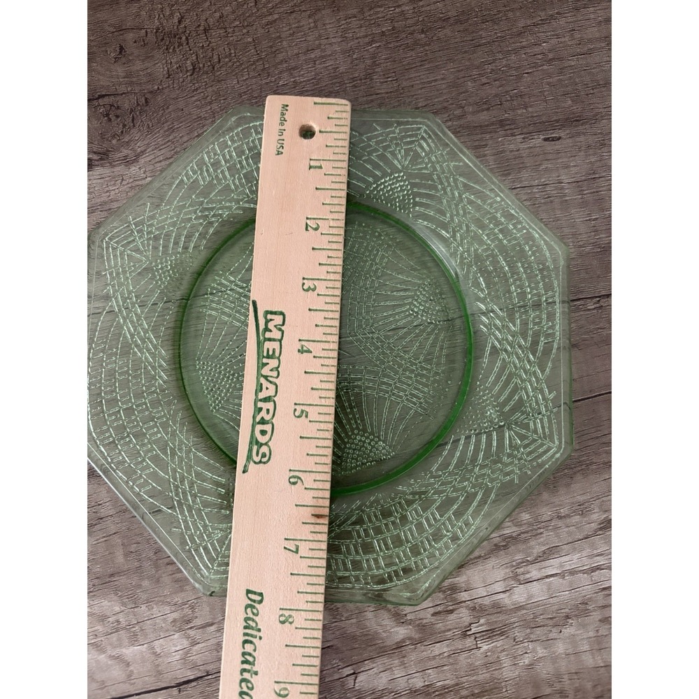 Vintage Green Romanesque Plate LE Smith Depression Glass Uranium Glow 8" Plate - Picture 5 of 5
